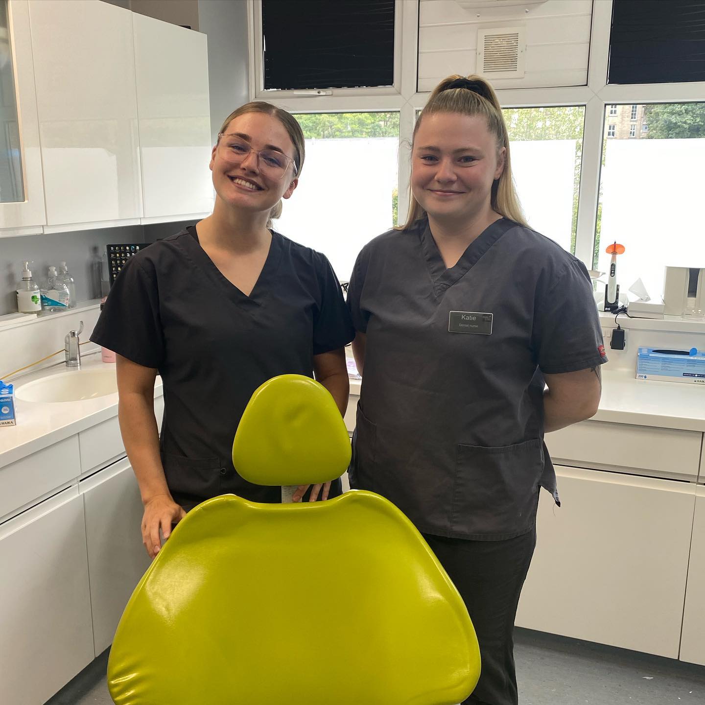 Meet the team 🦷

This is our lovely dentist Lauren and nurse Katie 

Lauren carries out general NHS and private dentistry as well as aligners and composite bonding 

🦷aligners
🦷composite bonding 

#straightteeth #alginers #holmfirth #dentist
#bonding